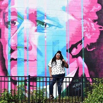 Mural Selfie