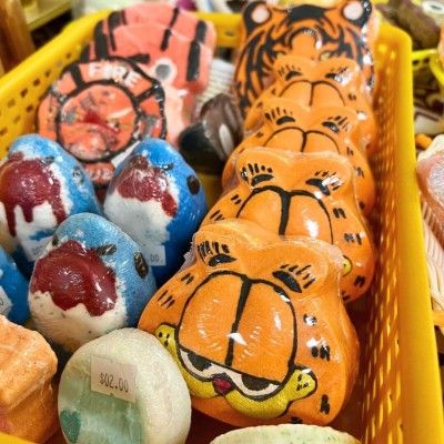 The Healthy Bee Bath Bombs