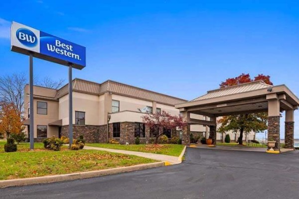 Image file Best-Western-Monroe-Exterior-fa8815035056a36_fa8815eb-5056-a36a-09f4570b75653227.jpg
