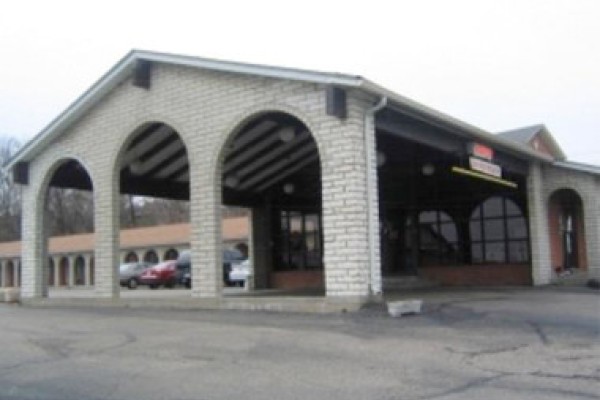 Image file CarriageInn0_fb0eb63f-5056-a36a-092909b4a17309be.jpg