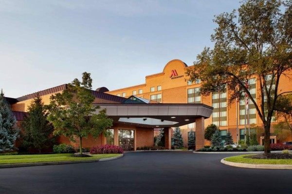 Image file Cincinnati-Marriott-North-Exterior-fb68b3065056a36_fb68b447-5056-a36a-097565e01628b09c.jpg