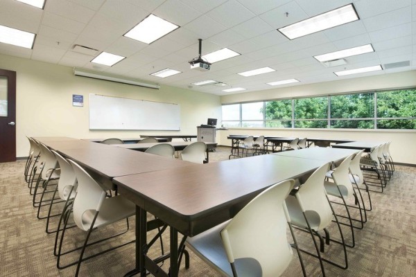 Image file IWU-Regular-Classroom_fb402caa-5056-a36a-09efaa42fd0962c5.jpg