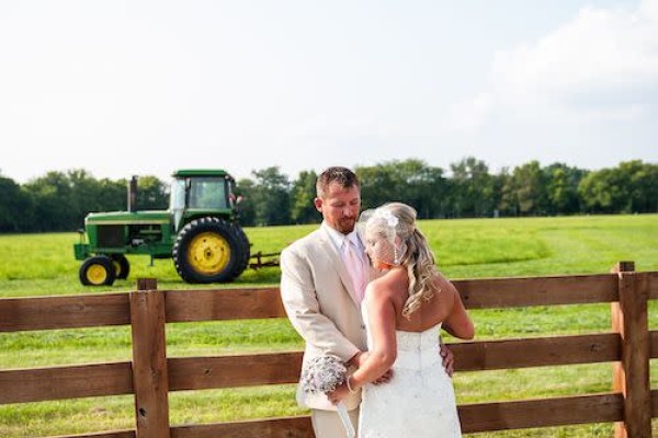 Image file Niederman-Farm-Tractor_3A8D2FAE-5056-A36A-09DC7406670726F0-3a8d2dfb5056a36_3a8d3011-5056-a36a-093fb12b9e9b5c15.jpg