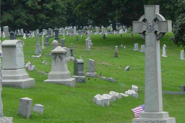 Image file cemetery20_fb3e1cd0-5056-a36a-09b9c514f7a48107.jpg
