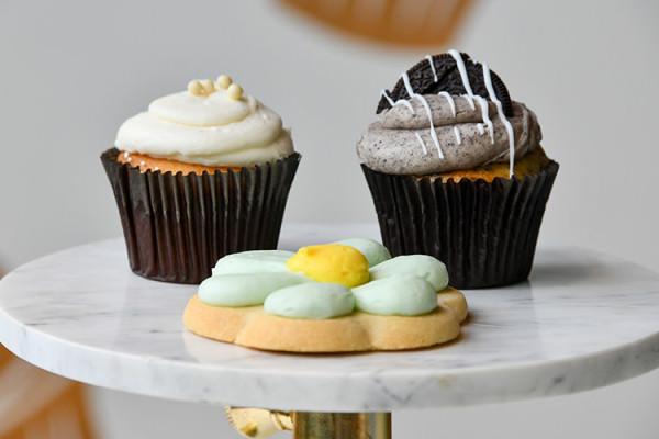 Image file lukescustomcakestreats_1D85F59A-5056-A36A-09DB8A9EBE27F4DF-1d85f4945056a36_1d85fcf2-5056-a36a-0952ff42ff1841e4.jpg