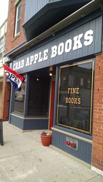 Image file Crab-Apple-Books-Exterior-Sign-2043b1005056a36_2043b298-5056-a36a-09479600146a32bb.jpg