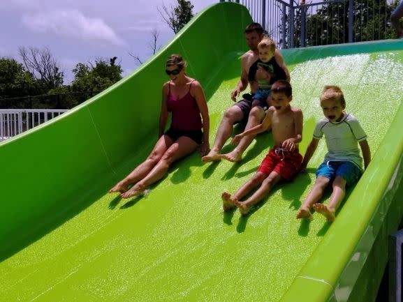 Image file FamilySlideOAC_0C9924BF-D475-DCD0-7F8C6D0B142EEE76-0c9923409d32b88_0c992be6-eb5c-1fe8-1f2111f92adb1f12.jpg