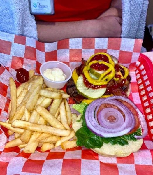Image file Merkel-s-Tavern-burger_A746E189-5056-A36A-095656C73FD9C69B-a746e0fc5056a36_a746e1e9-5056-a36a-09d2eb85d7d8374c.jpg