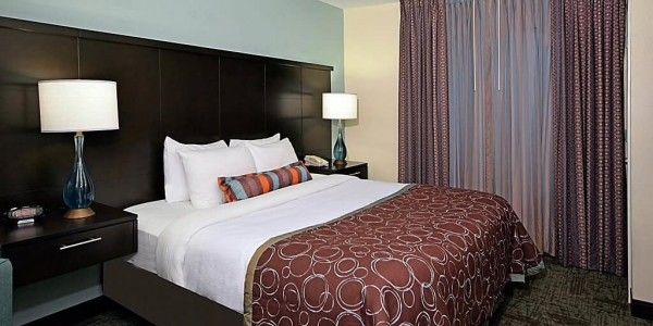 Image file Staybridge-Suites-Guest-Room-cb7c7ec35056a36_cb7c7fe2-5056-a36a-096ce8e138f70e8a.jpg