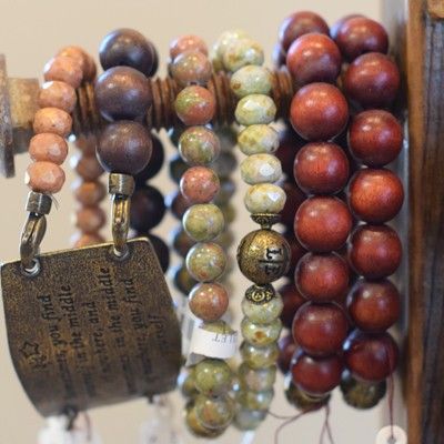 Image file artonsymmesbracelets0-815819a85056a36_81581ada-5056-a36a-09c3f168e27c93ab.jpg