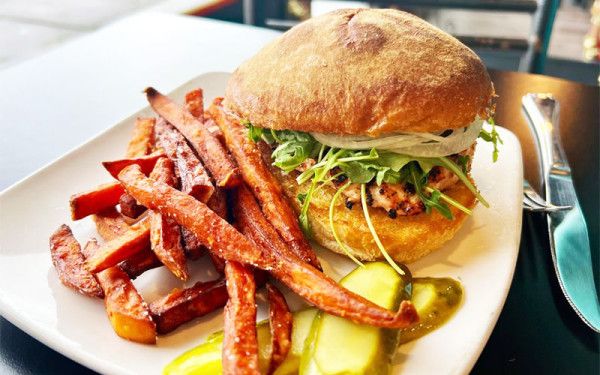 Image file brokenbarrel_15C722D8-0A67-FC57-8F85D21B4D063781-15c72111acf0a35_15c729c0-fcec-ec8e-be2fbe944ec874b7.jpg