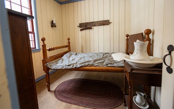 Image file dewitthomestead_0DE15293-9FF4-A04C-B0B9C995F2926C52-0de15181cd14954_0de1589e-c479-f230-7e420e96795f3edf.jpg