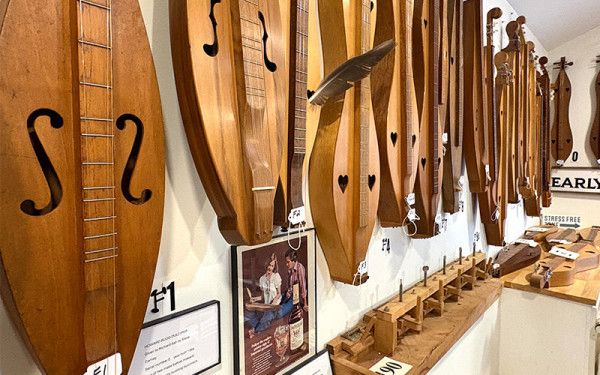 Image file dulcimersatdulcimermuseum_ABE25191-EC51-8D22-BDCA418ED35EF006-abe24c51f685097_abe27814-e346-6a69-ece971c06c779283.jpg