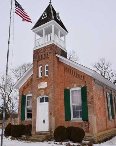 Image file exterior-schoolhouse0-5d1cbb695056a36_5d1cbcbc-5056-a36a-090e9a813522e748.jpg