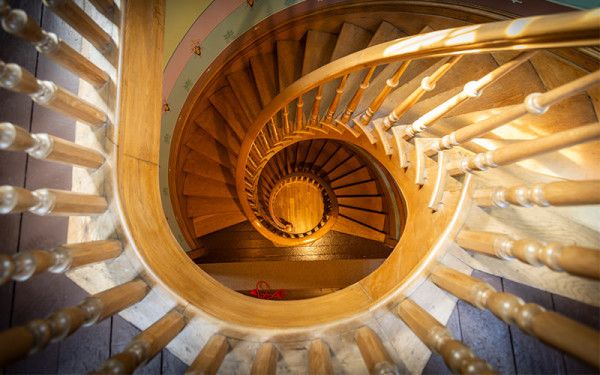 Image file lanehoovenstaircase_14E2B8C6-B324-86F8-C2B91677E078717F-14e2b698a5d81ea_14e2bf46-9c93-1dc2-66cb1cfd3aa13a9f.jpg