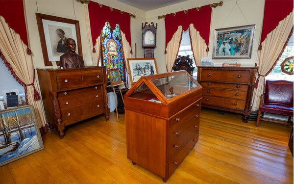 Image file mcguffeymuseum_1586DB32-AC35-D9AA-72B179F3AA92A350-1586d9fda2b09df_1586e1c0-e550-9f66-239e47c2897b9254.jpg