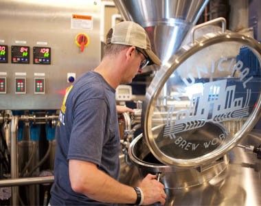 Image file municipalbrewworkshamilton3_fad67213-5056-a36a-090243ccede76510.jpg