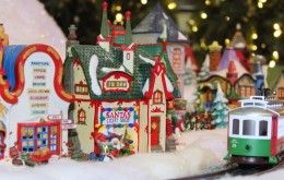Christmas in July Trains, EnterTRAINment Junction