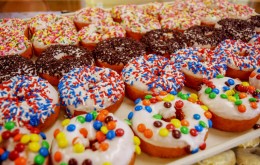 Image file StantheDonutMan2-efcd924e5056a36_efcd93cd-5056-a36a-09476ebd04aa6ec4.jpg