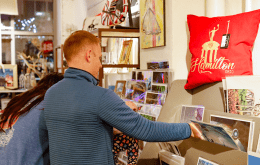 Image file straussgallery_B01B463E-D22C-7C61-AADF3A09D0E9273C-b01b42bffad7425_b01b62c4-e0d3-d844-fa10acb57c6bb488.png