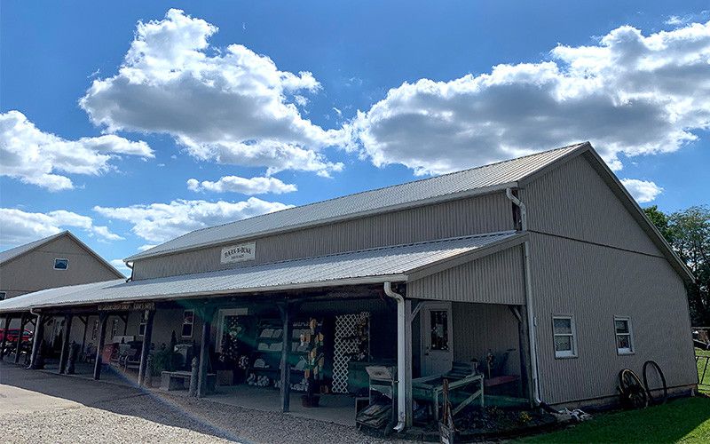 Barn N Bunk Market on a sunny day