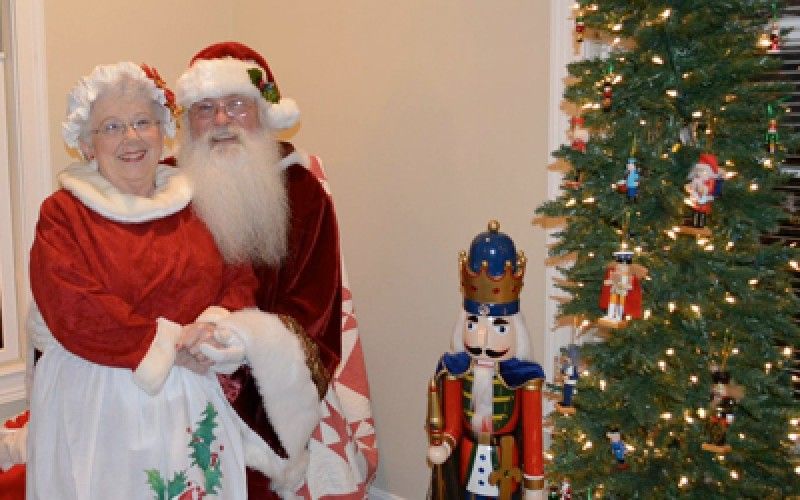 Image file monroechristmasonthecorner.jpg