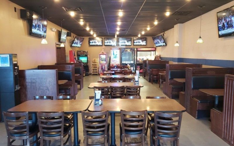 Image file neighborsportsgrille0-8f2e61fe5056a36_8f2e63e5-5056-a36a-09379a64576fe164.jpg