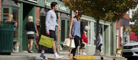 Couple Shopping Uptown Oxford