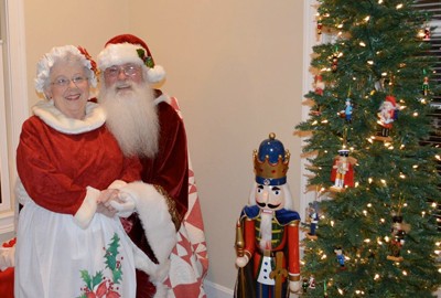 Image file monroechristmasonthecorner.jpg